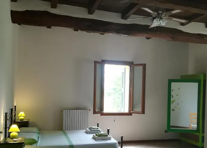 Couette-café Il Boschetto Di Morgana 3*