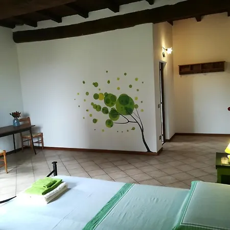 住宿加早餐酒店 Il Boschetto Di Morgana 圣彼得罗-泰尔梅堡